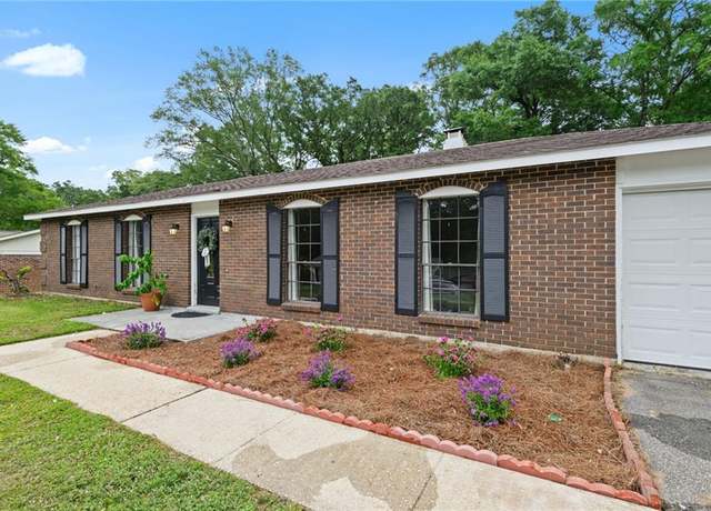Property at 5717 Post Oak Ct, Mobile, AL 36609, 3 beds, 2 baths