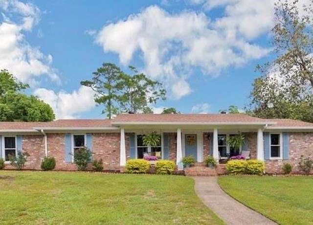 Property at 1223 Anchor Dr, Mobile, AL 36693, 4 beds, 2 baths