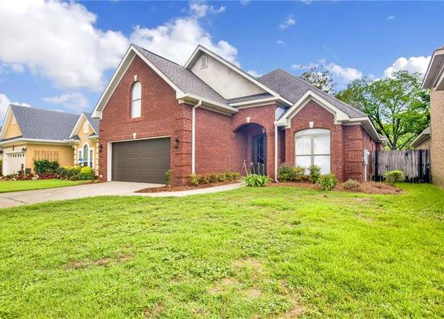 Property at 733 Natchez Trail Ct, Mobile, AL 36609, 4 beds, 3 baths
