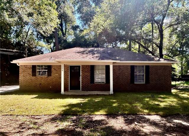 Property at 1356 Middle Ring Rd, Mobile, AL 36608, 3 beds, 2 baths
