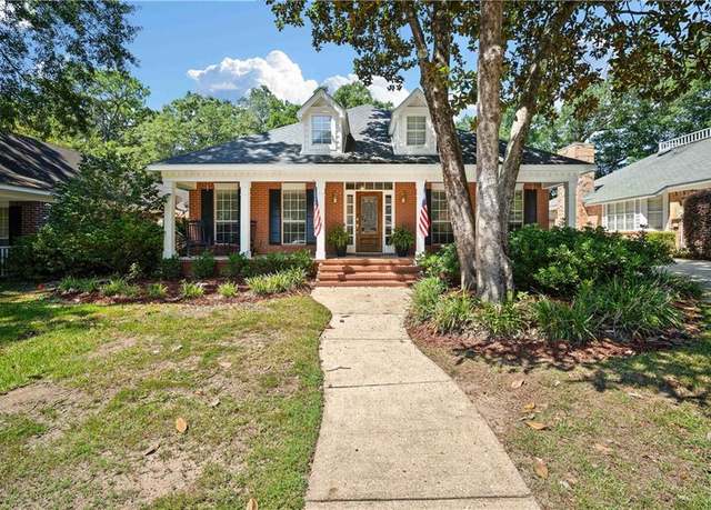 Property at 854 W Briar Ct, Mobile, AL 36609, 3 beds, 2 baths