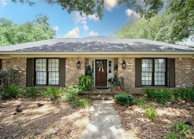 Property at 1050 Westbury Dr, Mobile, AL 36609, 4 beds, 3.5 baths