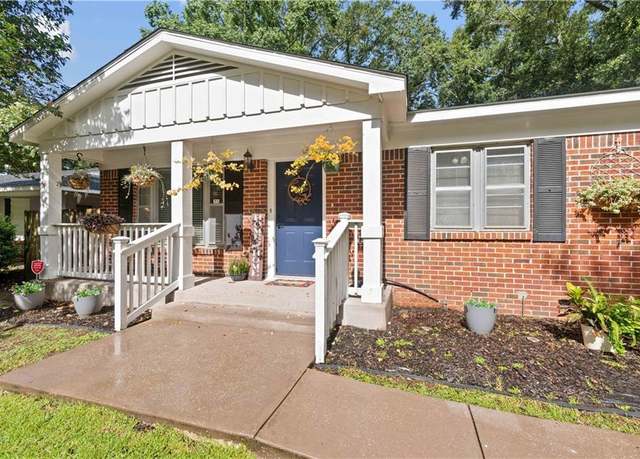 Property at 604 Barksdale Dr W, Mobile, AL 36606, 5 beds, 3 baths