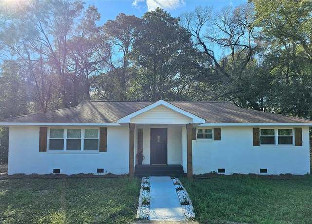 Property at 1210 Barcelona Dr, Mobile, AL 36693, 3 beds, 2 baths