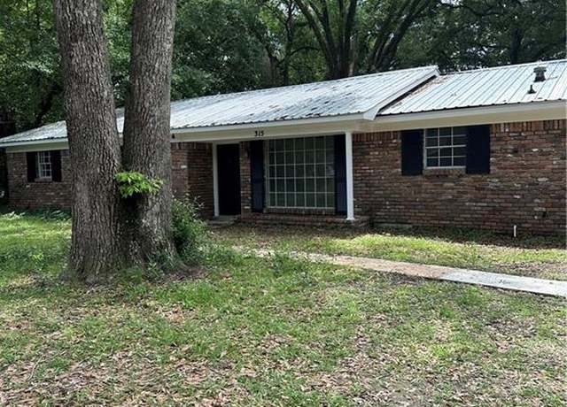 Property at 315 Thunderbird Dr, Satsuma, AL 36572, 3 beds, 2 baths