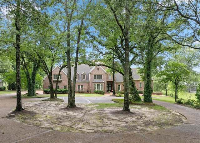 Property at 6060 Riverchase Dr S, Mobile, AL 36619, 5 beds, 4.5 baths
