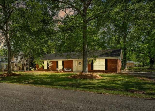 Property at 929 Joaneen Dr, Saraland, AL 36571, 3 beds, 2 baths