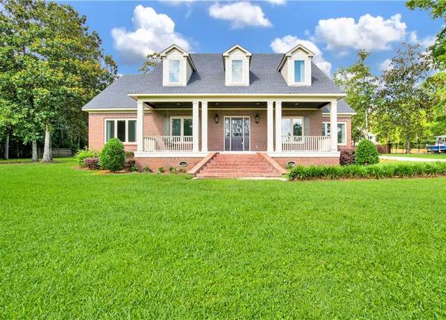 Property at 3901 Scenic Dr, Mobile, AL 36605, 5 beds, 4.5 baths