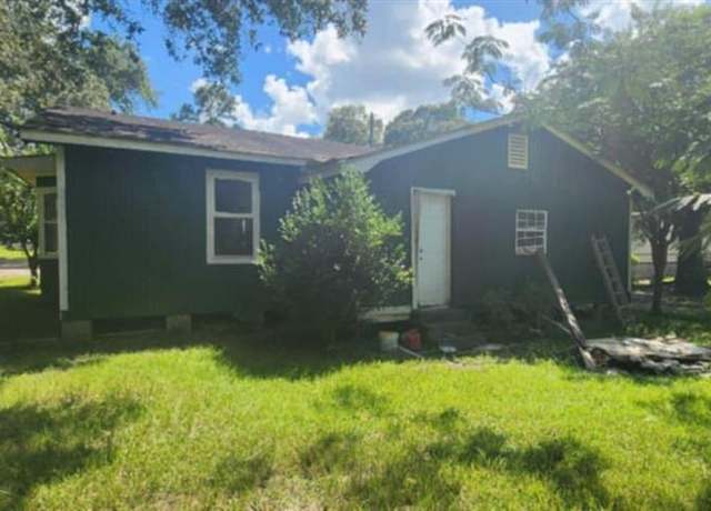 Property at 6066 Todd Acres Dr, Theodore, AL 36582, 3 beds, 1 bath