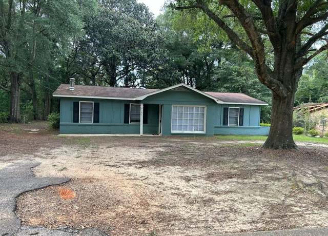 Property at 7182 Peachtree Ln N, Mobile, AL 36618, 3 beds, 1 bath