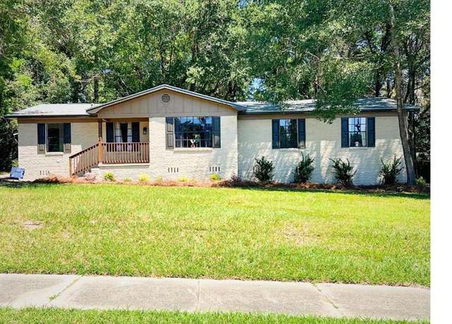 Property at 2813 Longleaf Dr, Mobile, AL 36693, 4 beds, 2 baths