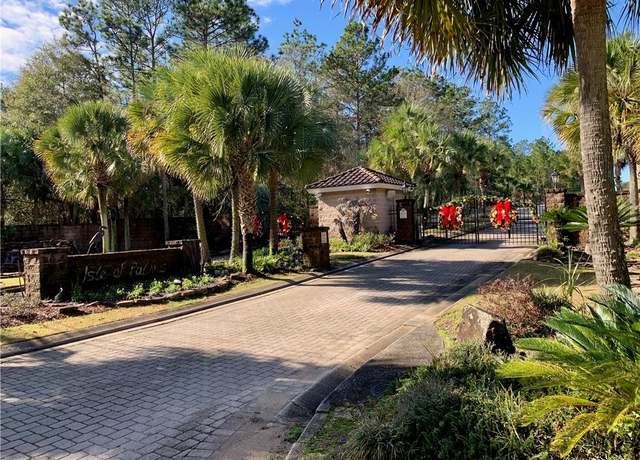 Property at 7201 Isle Of Palms Dr, Mobile, AL 36695