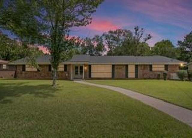 Property at 122 Baratara Dr, Chickasaw, AL 36611, 3 beds, 2 baths