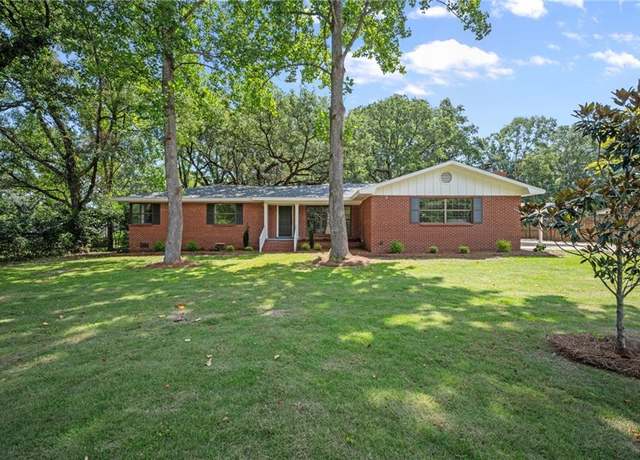 Property at 1355 Polaris Dr, Mobile, AL 36693, 4 beds, 2 baths