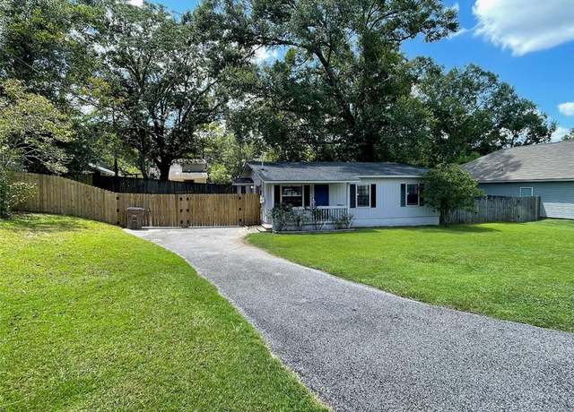 Property at 910 Louise Ave, Mobile, AL 36609, 2 beds, 1 bath