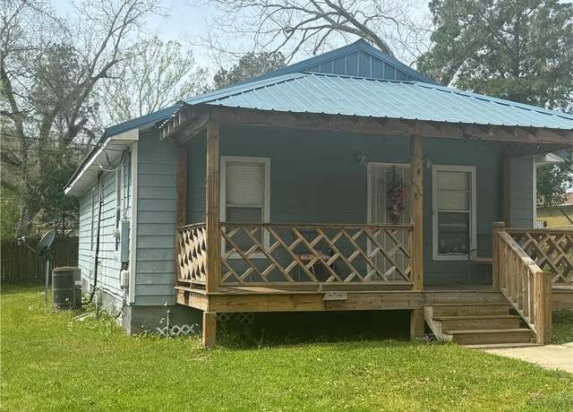 Property at 3413 Emerald St, Mobile, AL 36612, 3 beds, 2 baths