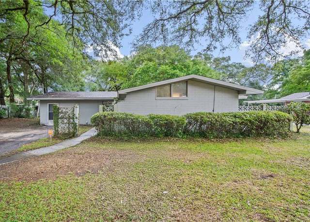 Property at 4359 Montclair Cir E, Mobile, AL 36693, 3 beds, 1.5 baths