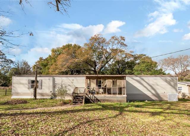 Property at 5101 Oak Crest Dr, Wilmer, AL 36587, 3 beds, 2 baths