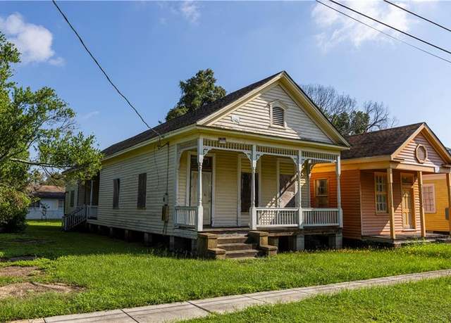Property at 1006 Elmira St, Mobile, AL 36604, 2 beds, 1 bath