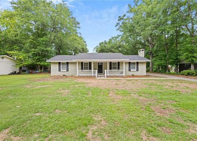 Property at 704 Williams Ave, Saraland, AL 36571, 4 beds, 3 baths