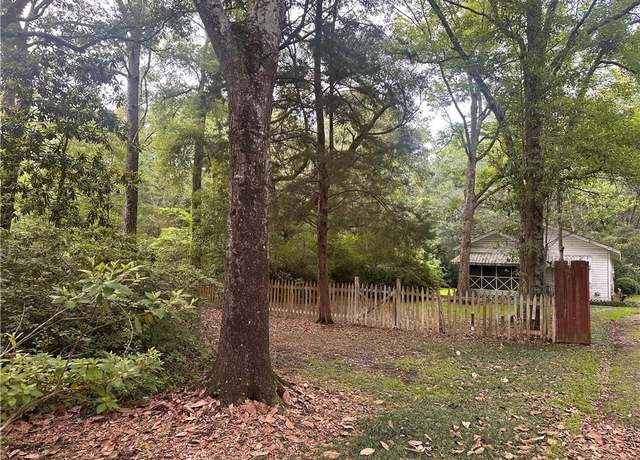 Property at 2104 Boykin Blvd, Mobile, AL 36605