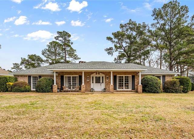 Property at 3901 St Andrews Loop E, Mobile, AL 36693, 4 beds, 2.5 baths