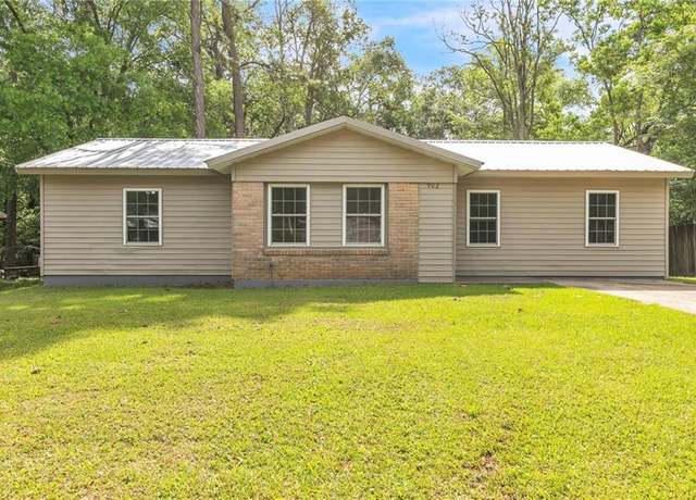 Property at 902 Memory Ln, Mobile, AL 36608, 4 beds, 2 baths