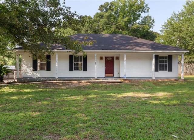 Property at 10685 Lockwood Dr, Mobile, AL 36541, 3 beds, 2 baths