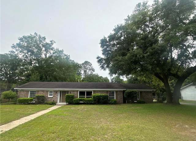 Property at 5105 Geoffrey Dr, Mobile, AL 36693, 4 beds, 2.5 baths