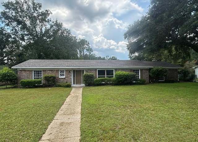 Property at 5105 Geoffrey Dr, Mobile, AL 36693, 4 beds, 2.5 baths