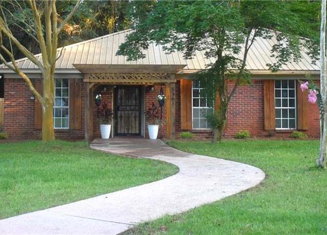 Property at 8561 Tiffani Dr, Irvington, AL 36544, 4 beds, 2 baths