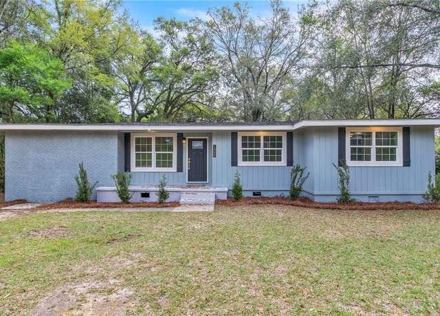 Property at 1906 Le Jeune Dr, Mobile, AL 36618, 3 beds, 2 baths