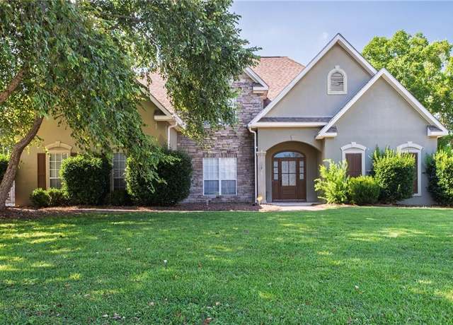 Property at 2155 Brittany Dr, Mobile, AL 36695, 5 beds, 2.5 baths