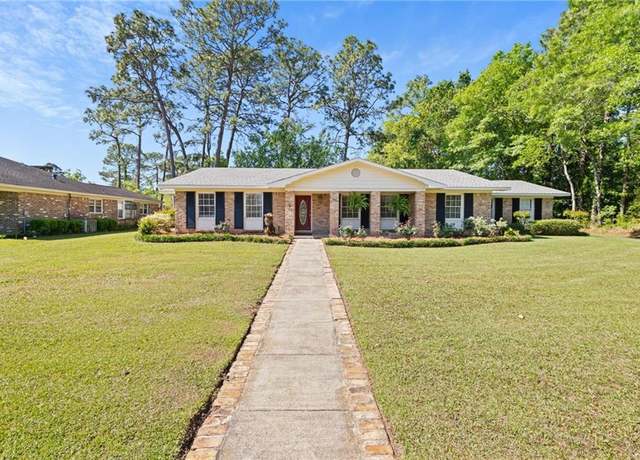 Property at 3813 St Andrews Loop N, Mobile, AL 36693, 4 beds, 2 baths