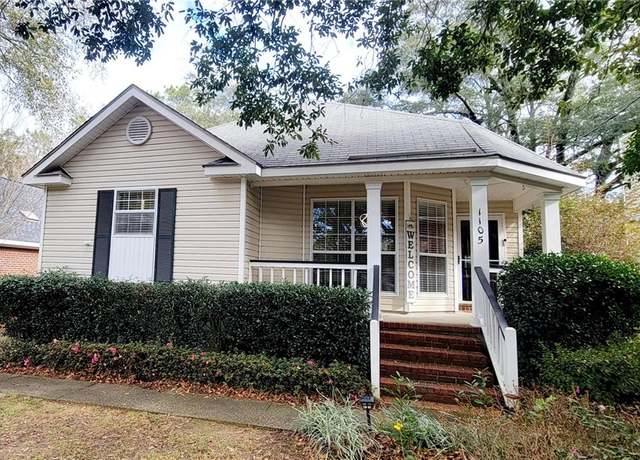 Property at 1105 Linlen Ave, Mobile, AL 36609, 3 beds, 2 baths