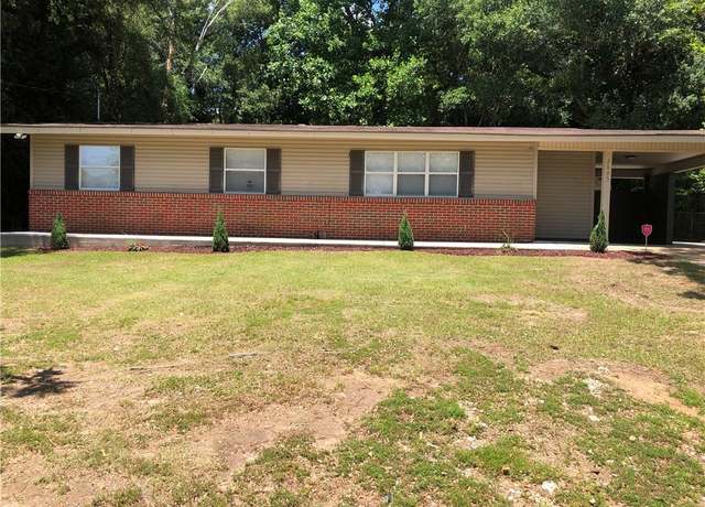 Property at 2005 La Pine Dr, Mobile, AL 36618, 3 beds, 2 baths