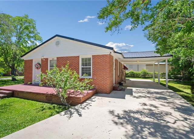 Property at 1428 Tampa Dr, Mobile, AL 36605, 3 beds, 1 bath