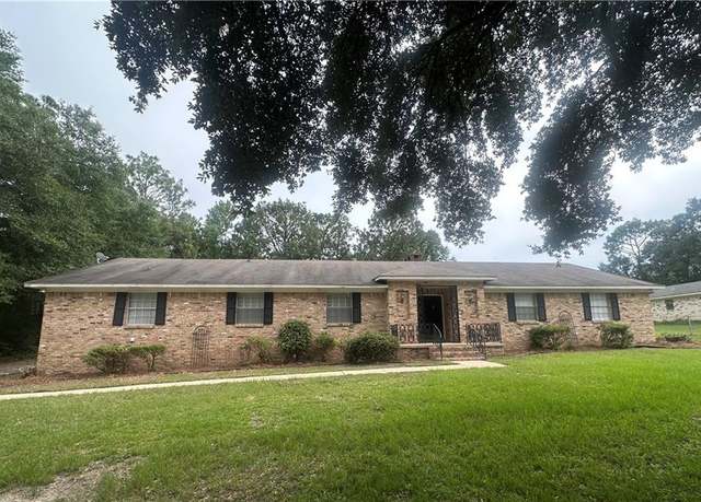 Property at 4113 Chisha Dr, Saraland, AL 36571, 3 beds, 2.5 baths