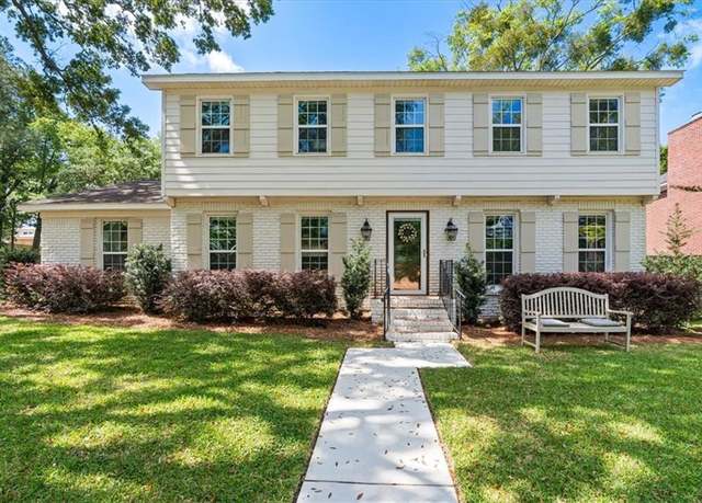 Property at 1112 Aberdeen Ct N, Mobile, AL 36609, 5 beds, 3.5 baths