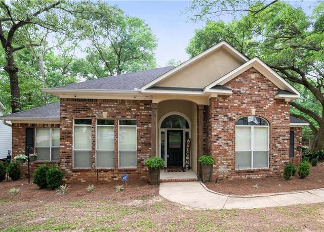Property at 9798 Potomac Ridge Dr, Mobile, AL 36695, 4 beds, 2 baths