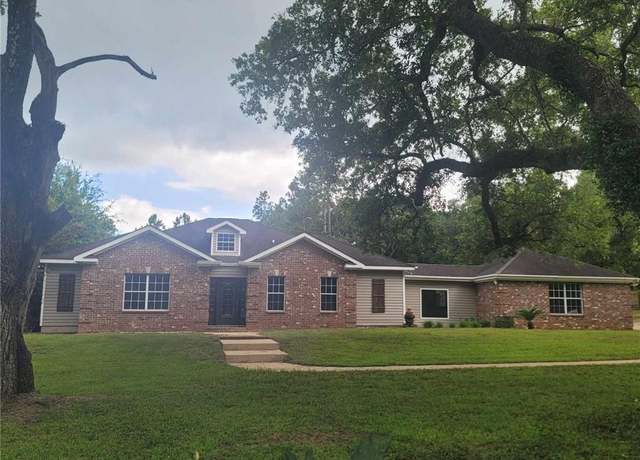 Property at 8921 Three Mile Rd, Irvington, AL 36544, 4 beds, 3 baths