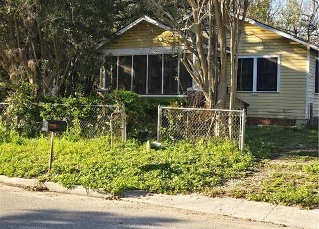 Property at 1612 Robert E Lee St, Mobile, AL 36605, 3 beds, 0.5 baths