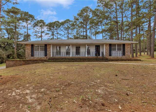 Property at 4201 Rochester Rd, Mobile, AL 36608, 3 beds, 2 baths