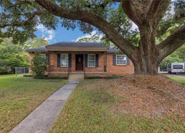 Property at 2774 Grafhill Dr, Mobile, AL 36606, 3 beds, 2.5 baths