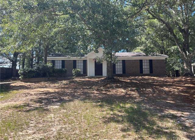 Property at 1874 Panorama Blvd W, Mobile, AL 36609, 4 beds, 2 baths