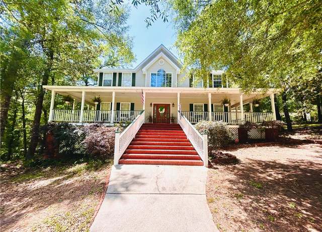 Property at 7135 Cedar Dr, Saraland, AL 36571, 4 beds, 3.5 baths