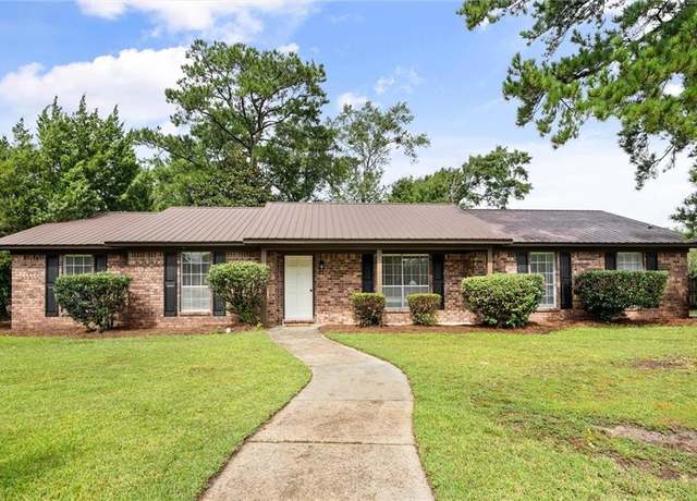 Property at 211 E Baratara Dr, Chickasaw, AL 36611, 3 beds, 2 baths