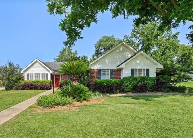 Property at 2306 Bobwhite Trl W, Mobile, AL 36695, 3 beds, 2 baths