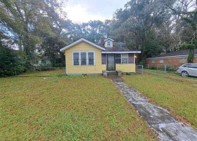 Property at 925 Kooiman St, Mobile, AL 36617, 3 beds, 2 baths