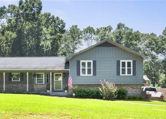 Property at 4571 Spruce Ave, Saraland, AL 36571, 4 beds, 3 baths